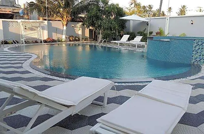 Hotel Phuong Tay Mui Ne 2*