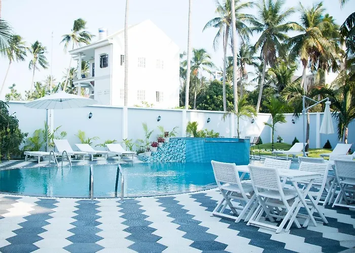 Hotel Phuong Tay Mui Ne 2*